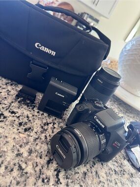 Canon Black DSLR Camera Kit with Carry Bag and Lenses